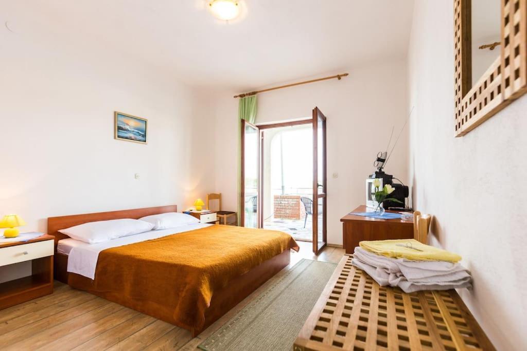 Picic Guesthouse Luka  Exterior photo
